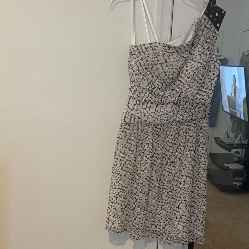 Elegant Black and White One-Shoulder Dress